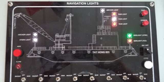 13Sh1_navLights_th823 (480)